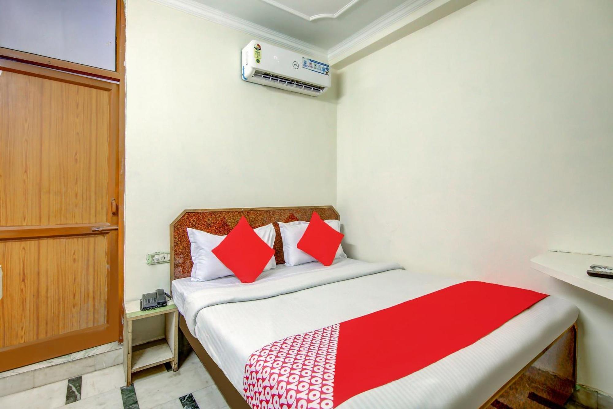 Hotel Neha Inn Yeni Delhi Dış mekan fotoğraf