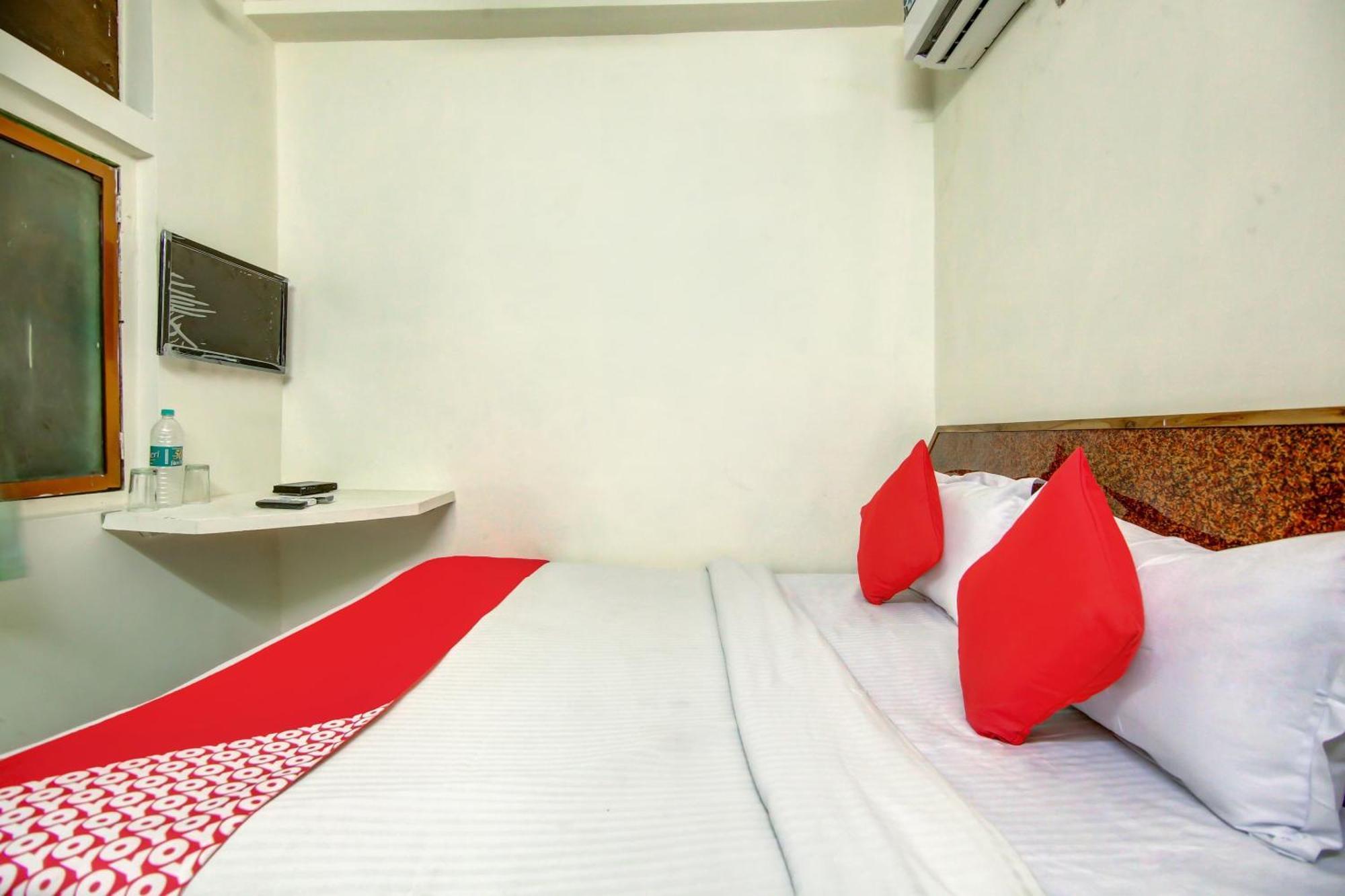 Hotel Neha Inn Yeni Delhi Dış mekan fotoğraf