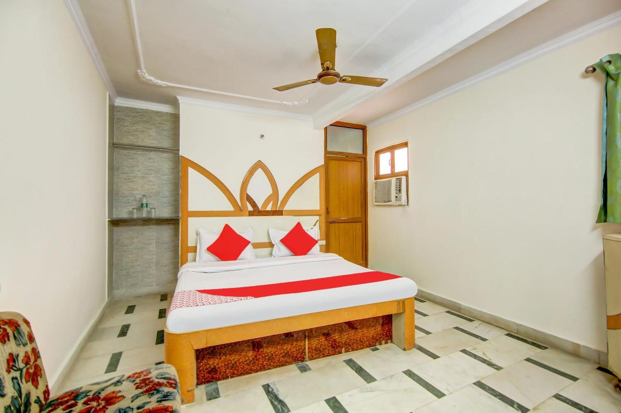 Hotel Neha Inn Yeni Delhi Dış mekan fotoğraf