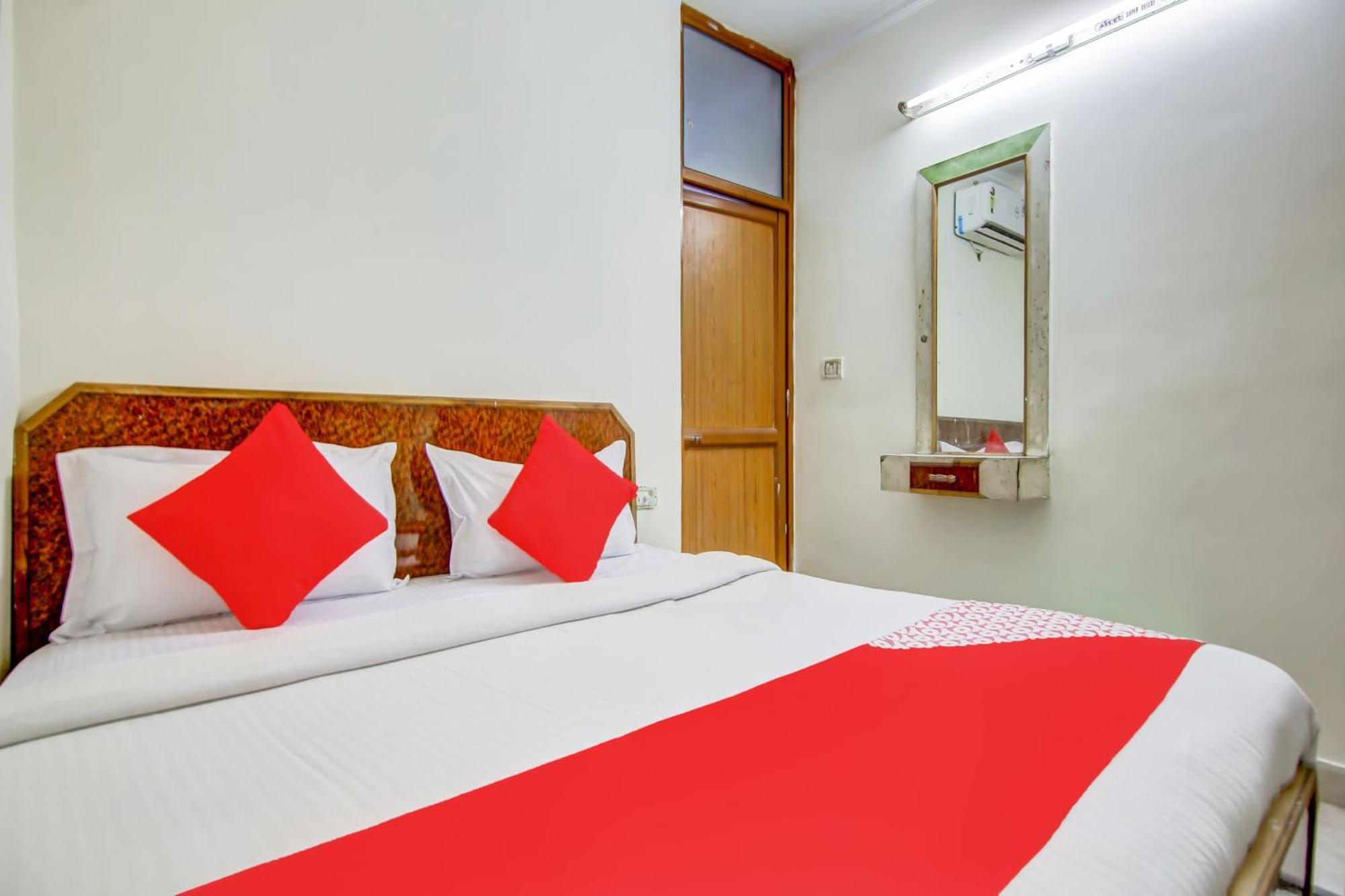 Hotel Neha Inn Yeni Delhi Dış mekan fotoğraf