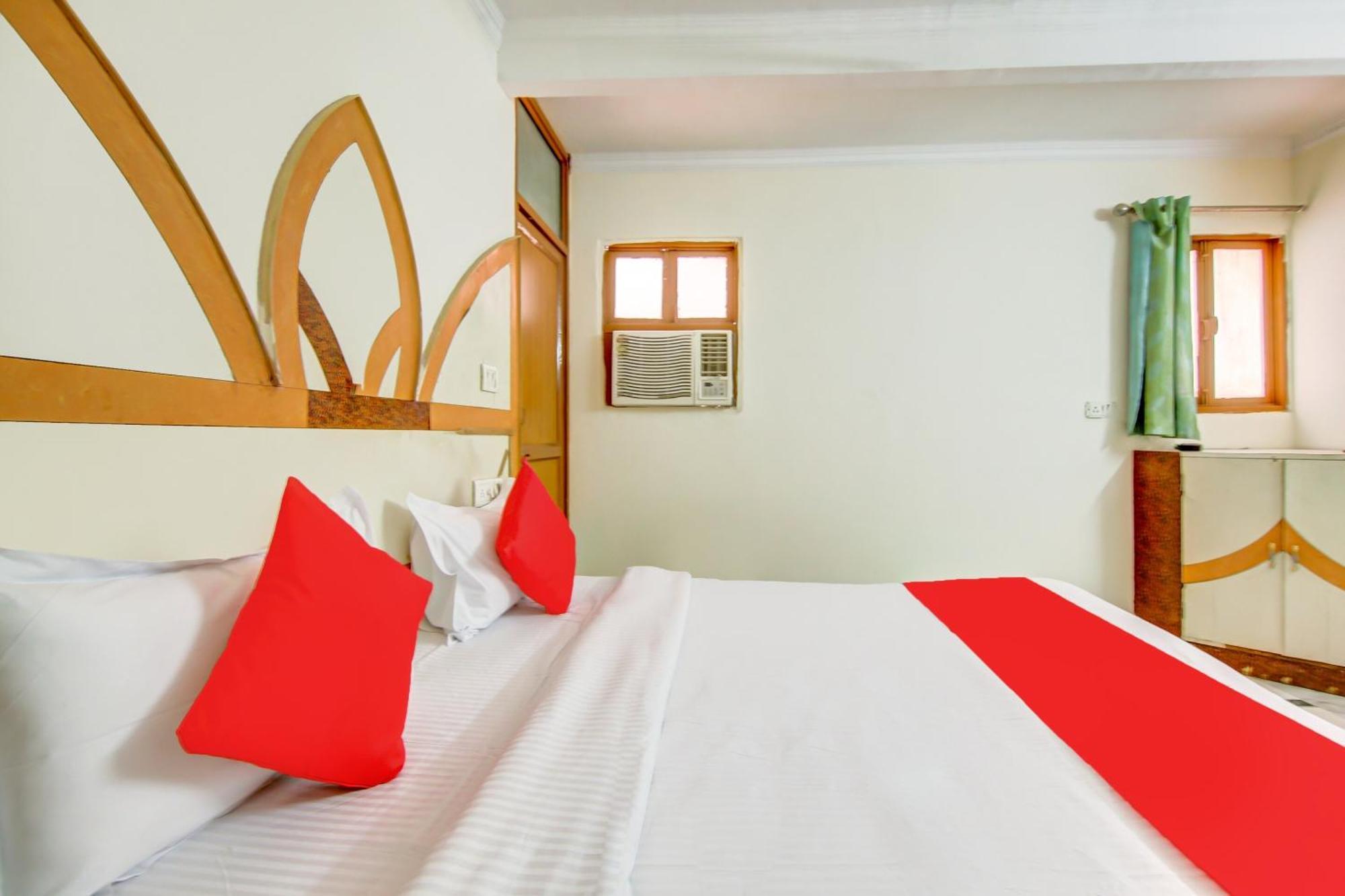 Hotel Neha Inn Yeni Delhi Dış mekan fotoğraf