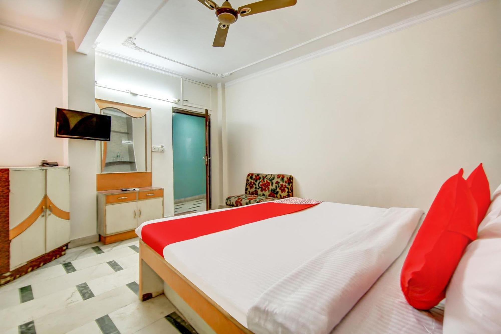 Hotel Neha Inn Yeni Delhi Dış mekan fotoğraf