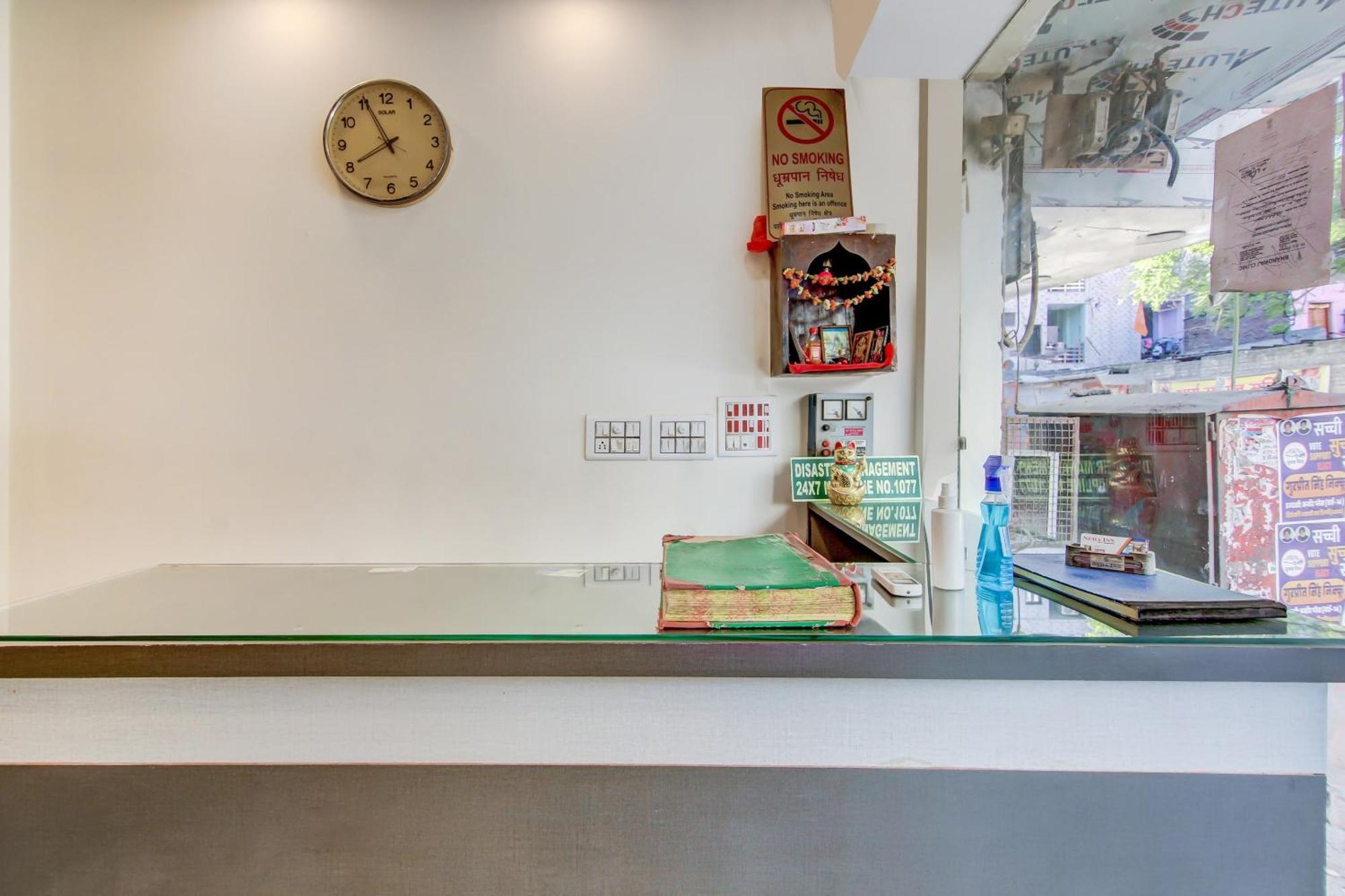 Hotel Neha Inn Yeni Delhi Dış mekan fotoğraf