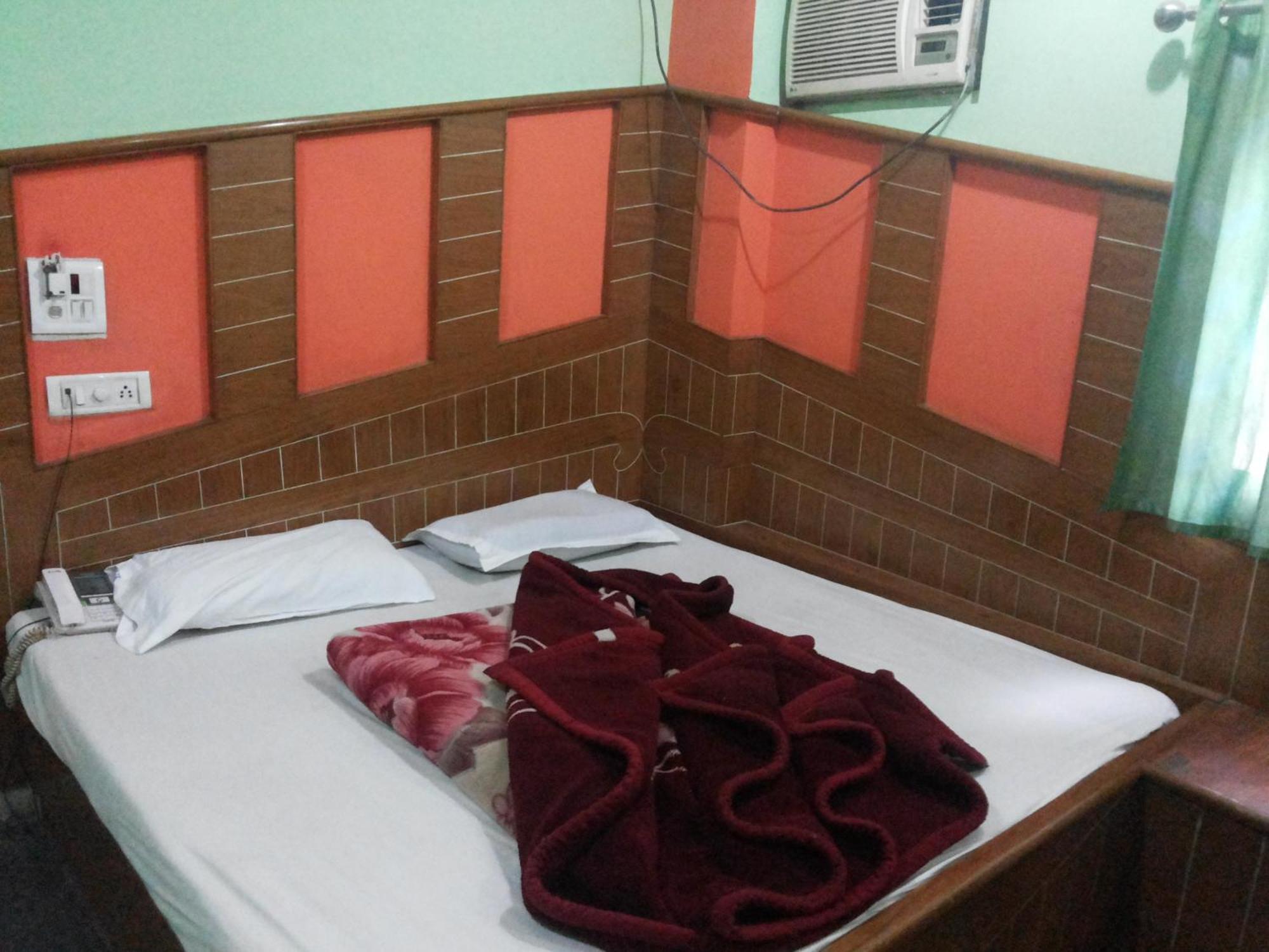 Hotel Neha Inn Yeni Delhi Dış mekan fotoğraf