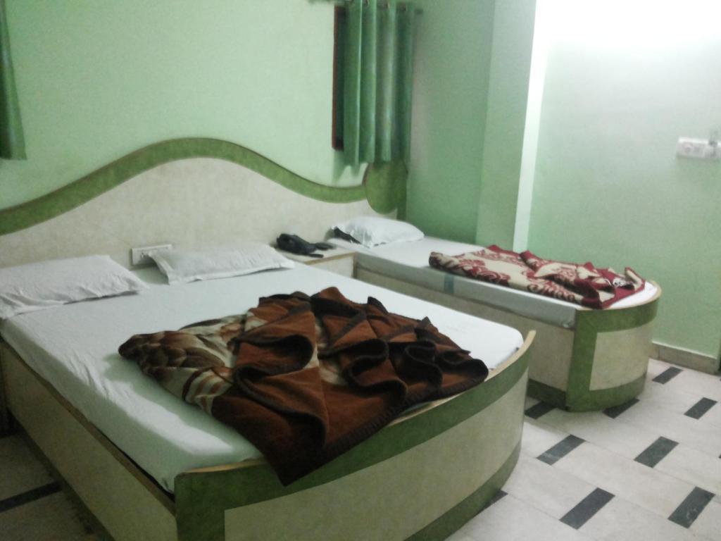 Hotel Neha Inn Yeni Delhi Dış mekan fotoğraf