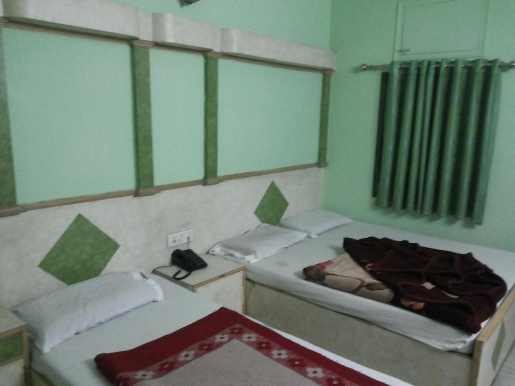 Hotel Neha Inn Yeni Delhi Oda fotoğraf